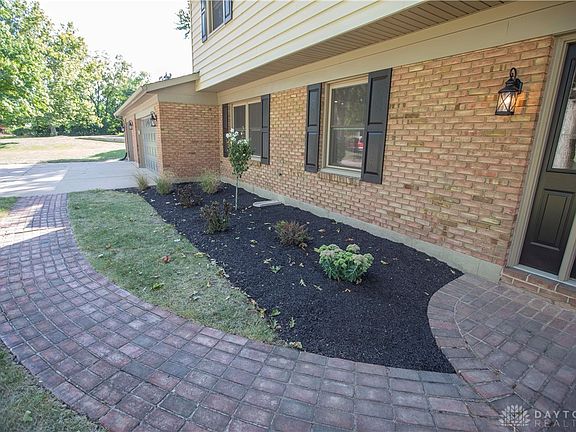 3rd image of 6401 Broken Arrow Pl