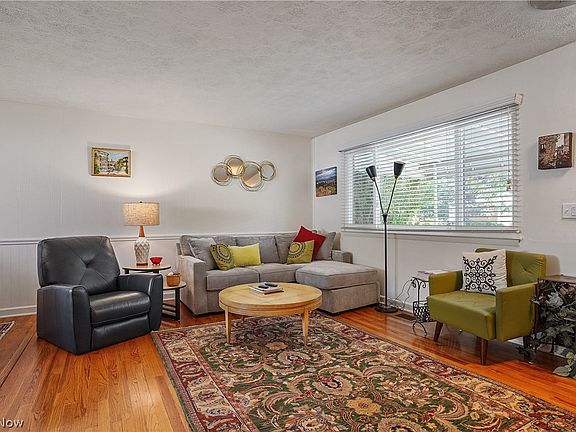 4th image of 314 Charring Cross Dr