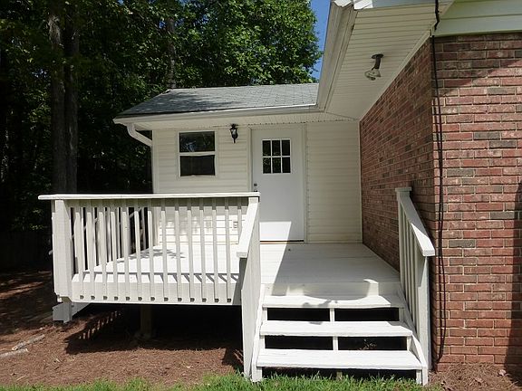 3rd image of 305 Orchard Dr