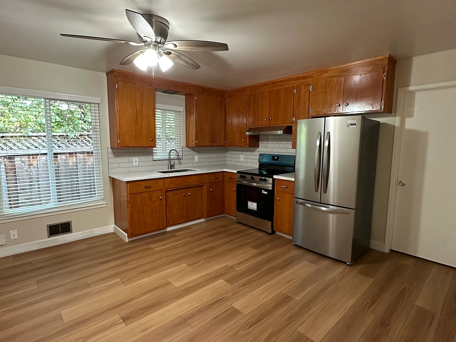 2 bed, 1068 sqft, $3,500 — Photo 2