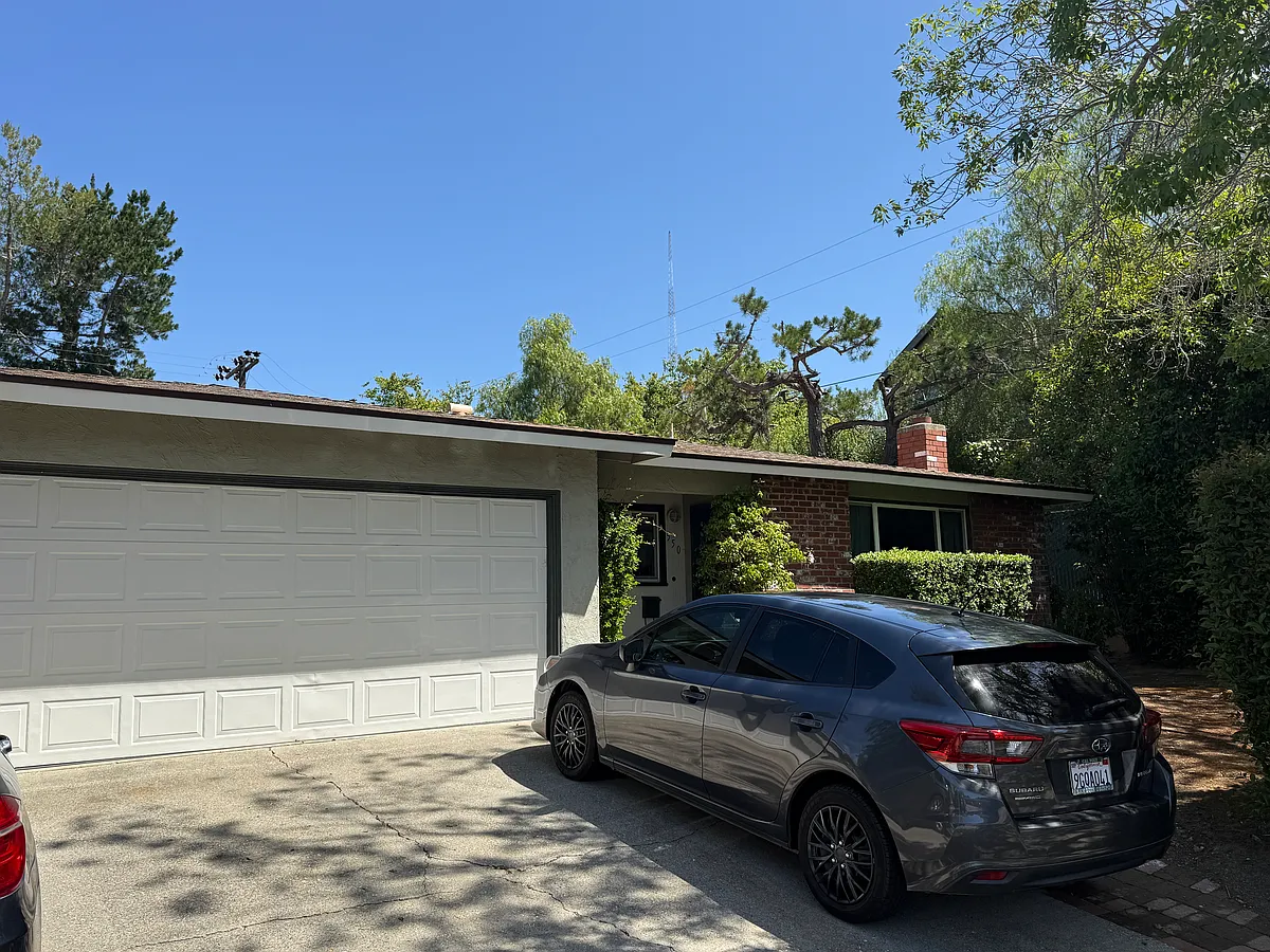 Building Photo - 550 Highland Dr
