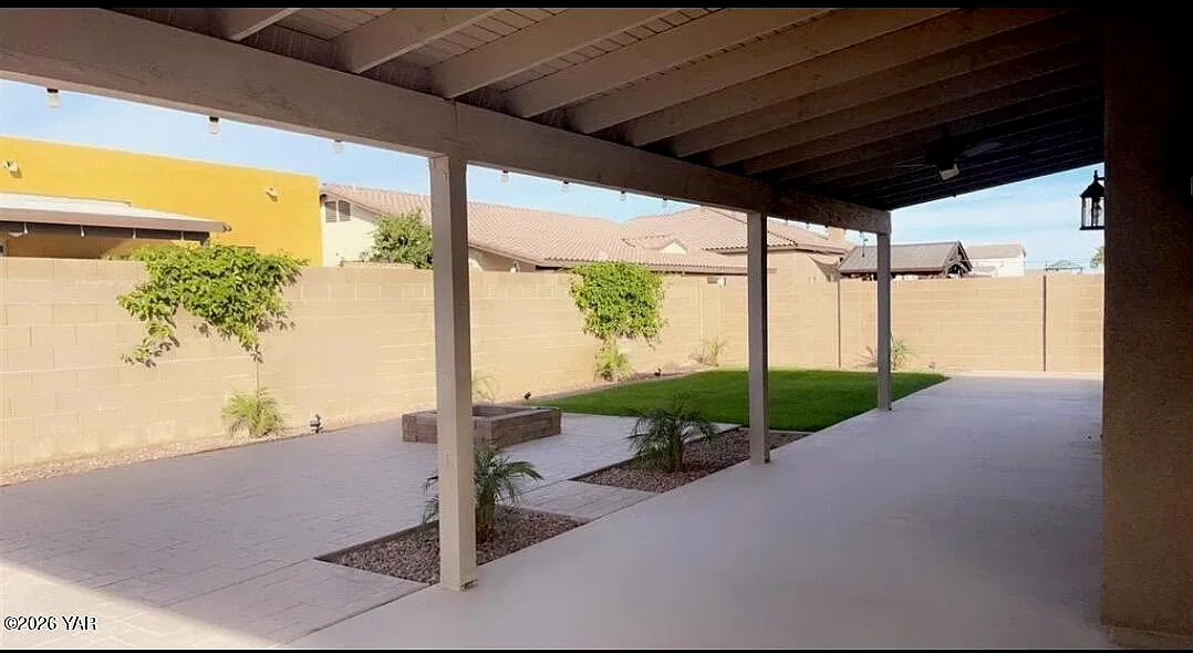 3 bed, 2.0 bath, 1551 sqft, $2,300 — Photo 2