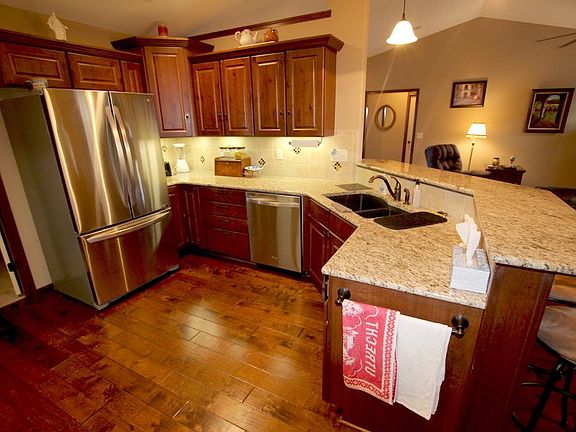 3rd image of 4640 N Spyglass St
