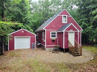 8319 Lakewood Dr, Cheboygan, MI 49721