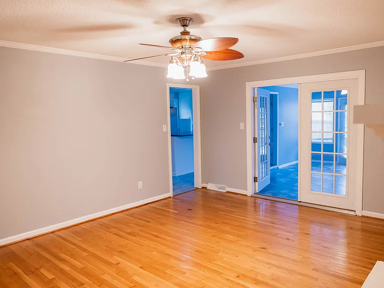 2822 Bedford St — Photo 10