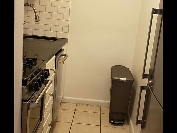 4th image of 219 E 88th St Floor 3