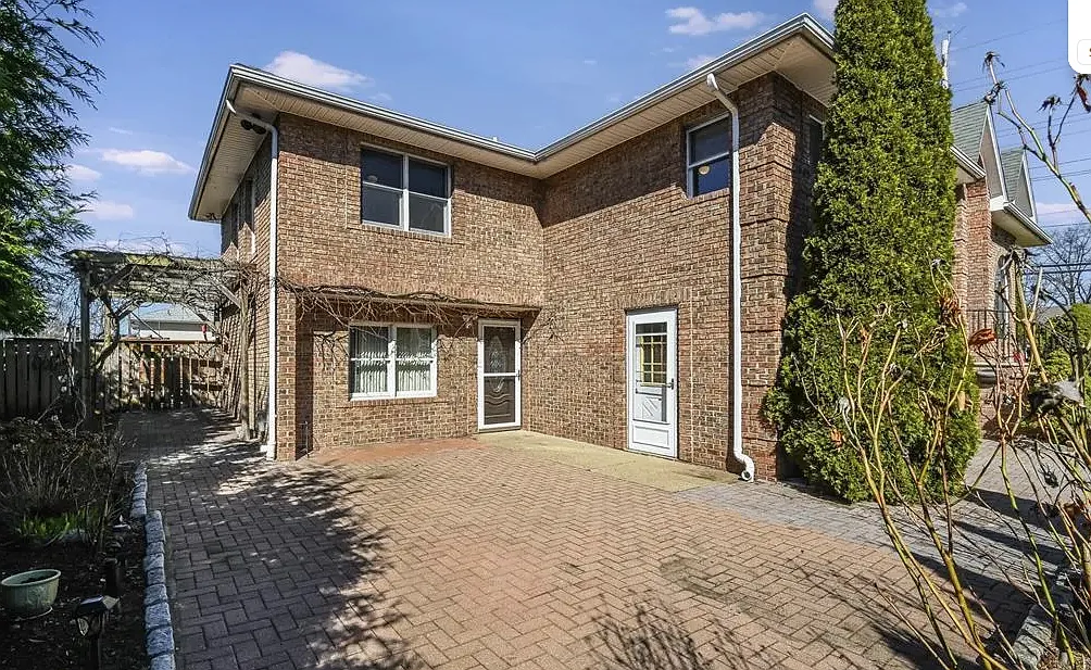 2 bed, $2,400 — Photo 1
