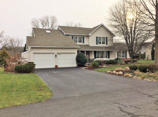 1050 Willow Dr, Orwigsburg, PA 17961