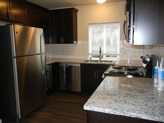 5th image of 68 Oregon Ave #1