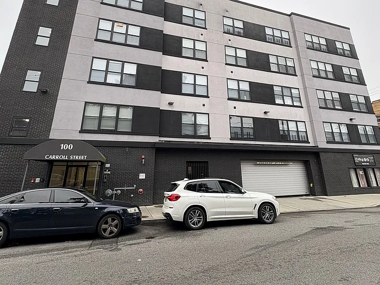 100 Carroll St #306 — Photo 1