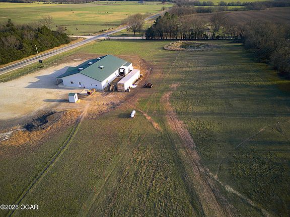 3rd image of 11012 Rooks Rd