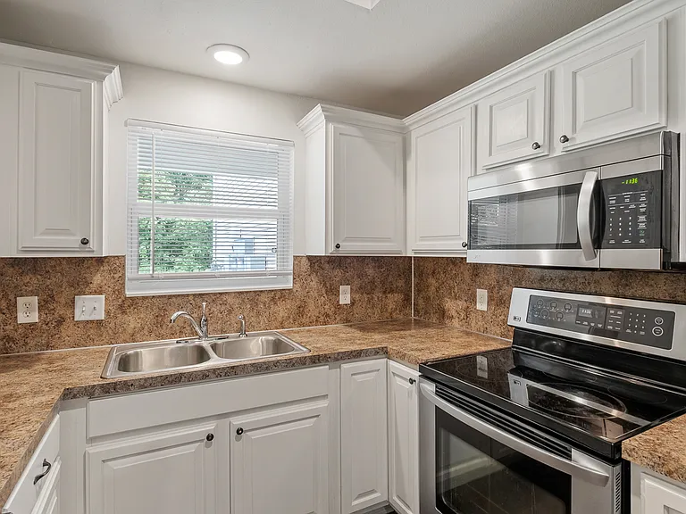 Fieldstone Apartments — Photo 21