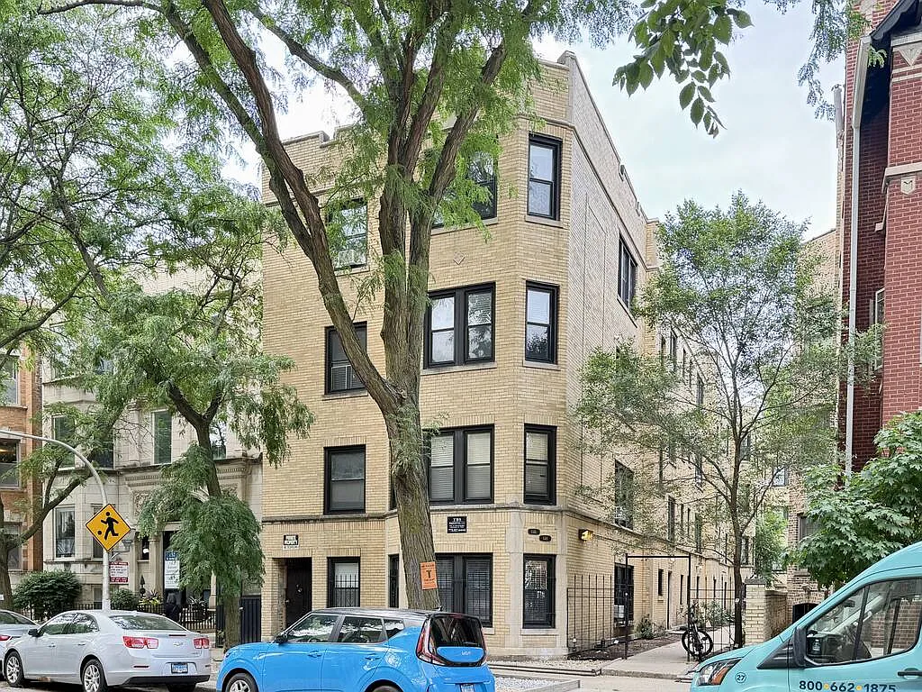 Great 1 Bed, 1 Bath at Roscoe + Broadway (Lakeview) — Photo 1