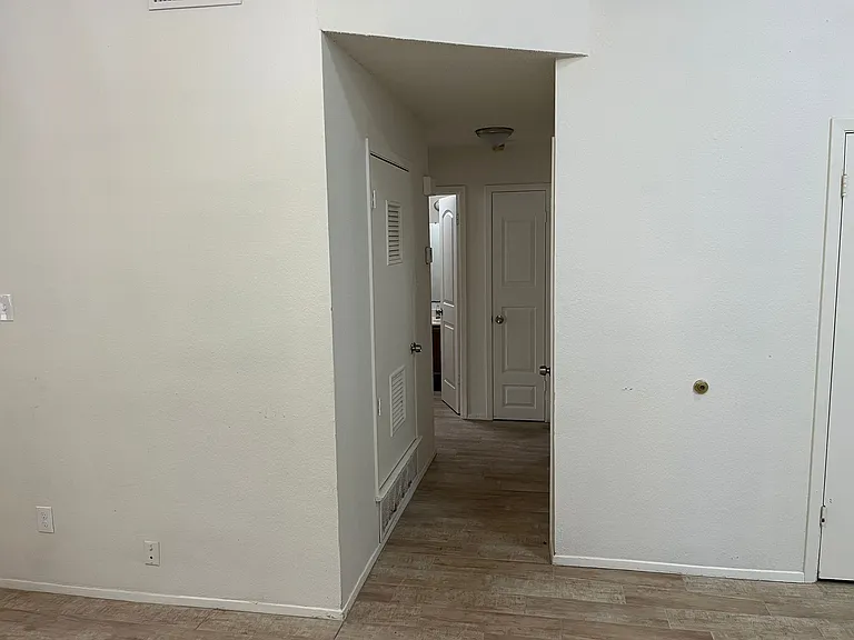 141 N Troy Ave #A — Photo 7