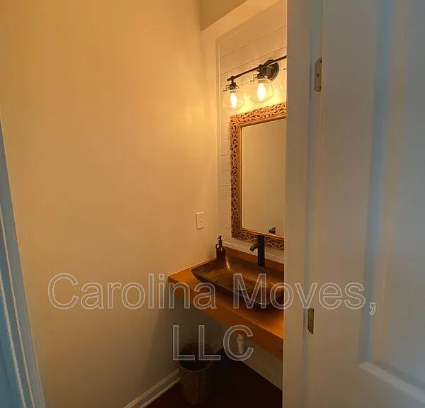 204 Barbours Ln — Photo 12