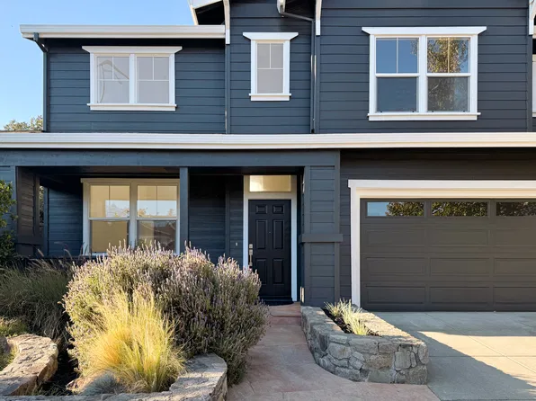 12 Walkabout Ln, Napa, CA 94558