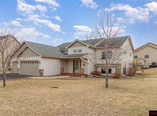 801 Riverview Ln, Belle Plaine, MN 56011