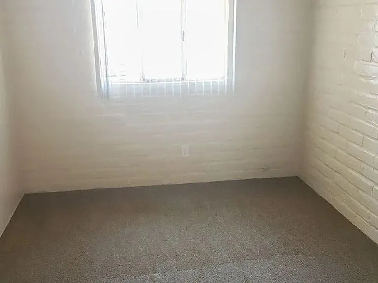 3247 E Water St — Photo 12