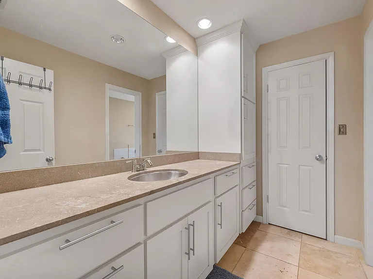 604 Rolling Green Dr — Photo 28