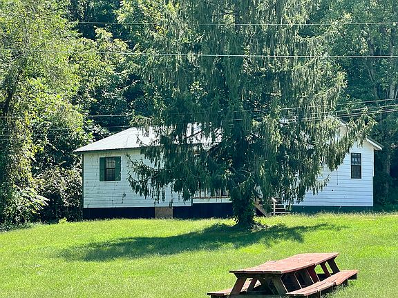 2nd image of 337 Marble Hall Rd