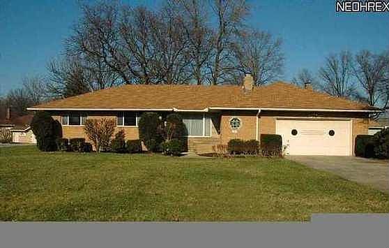 1st image of 25764 Chaucer Dr