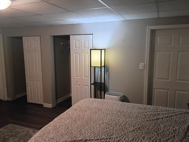 906 Colonial Dr — Photo 5