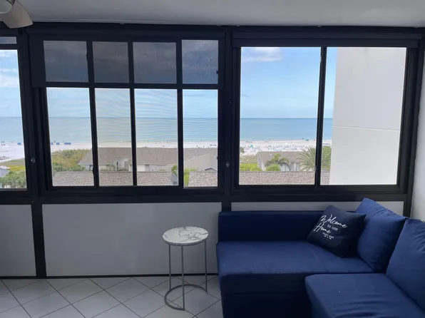 1055 W Peppertree Dr APT 501, Sarasota, FL 34242