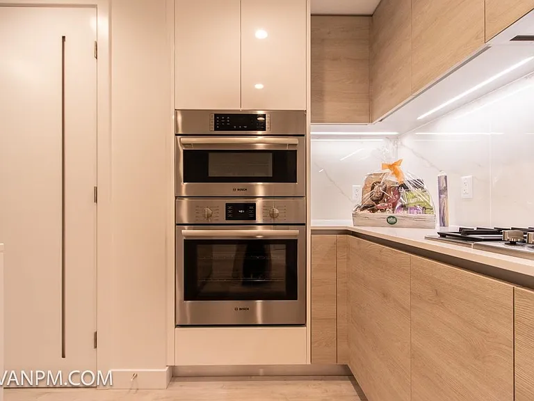 2085 Skyline Ct #405 — Photo 10