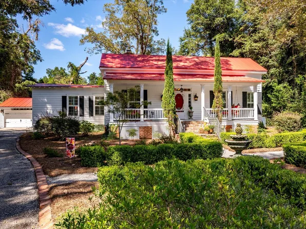 1303 Wichman St, Walterboro, SC 29488