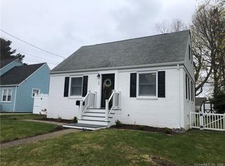 38 Round Hill Rd, Groton, CT 06340