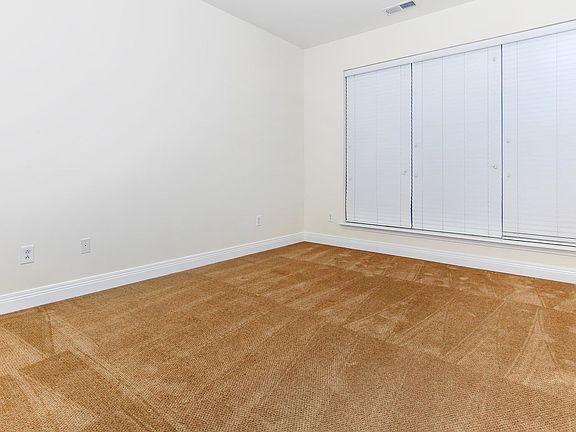 4th image of 530 E Ohio St Unit 307