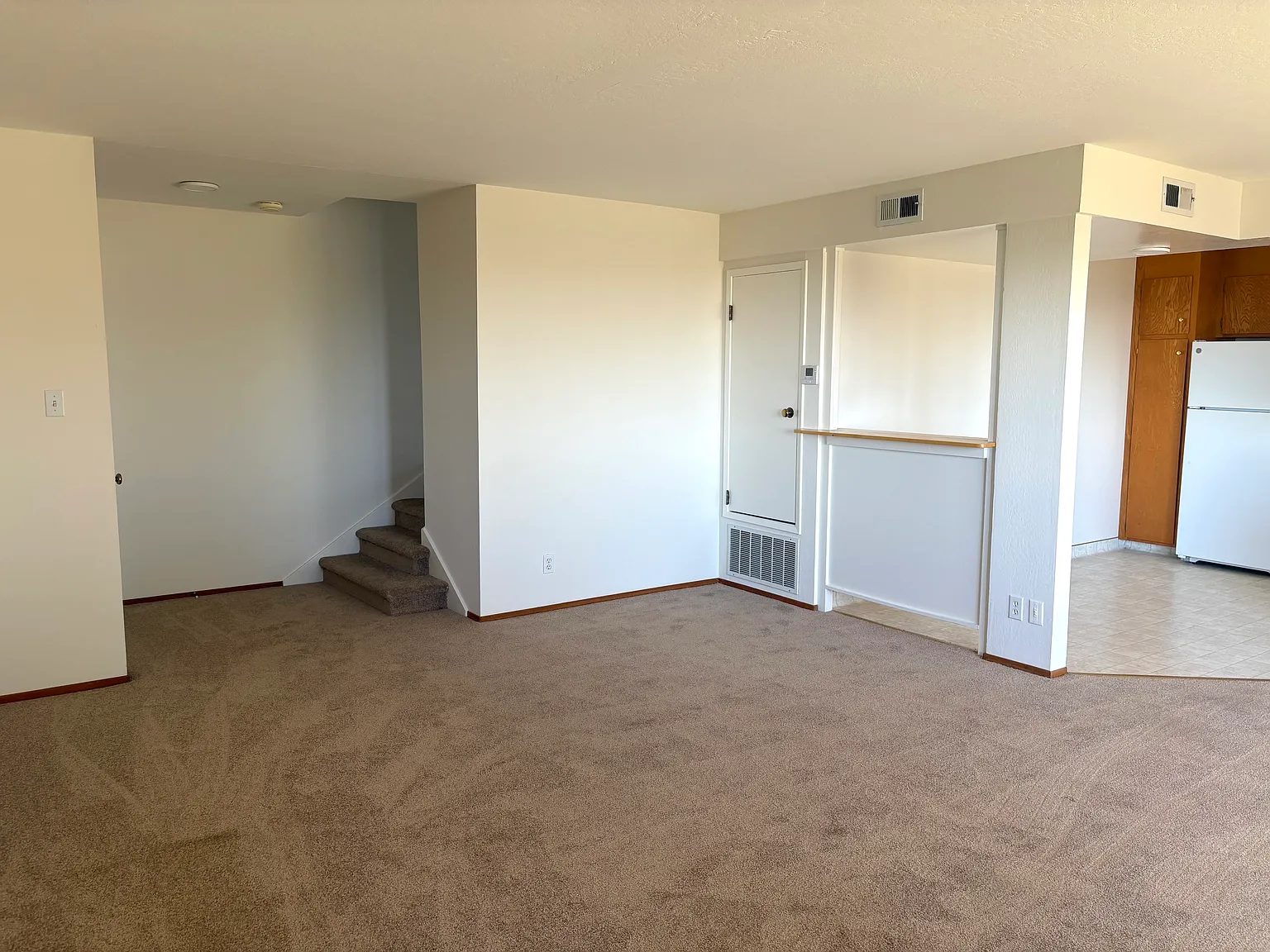 2 bed, 990 sqft, $3,000 — Photo 4