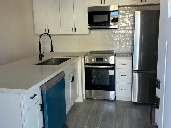 2082 E Apache Blvd #8, Tempe, AZ 85281