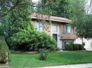 5915 Laporte Dr, Lansing, MI 48911