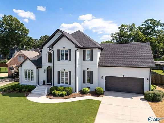 2nd image of 1703 Camden Cir SW