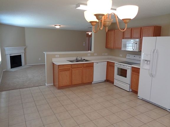 3rd image of 117 Sandlewood Dr