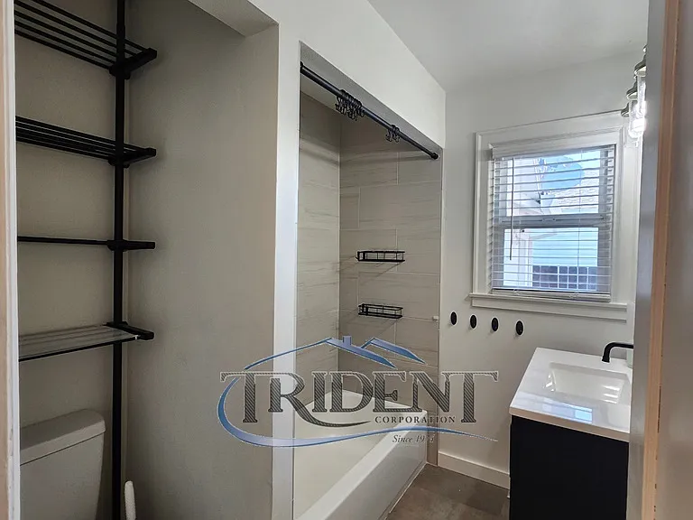 1117 Divver St — Photo 11