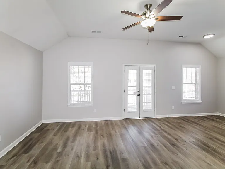 8565 Griffin Park Dr — Photo 13