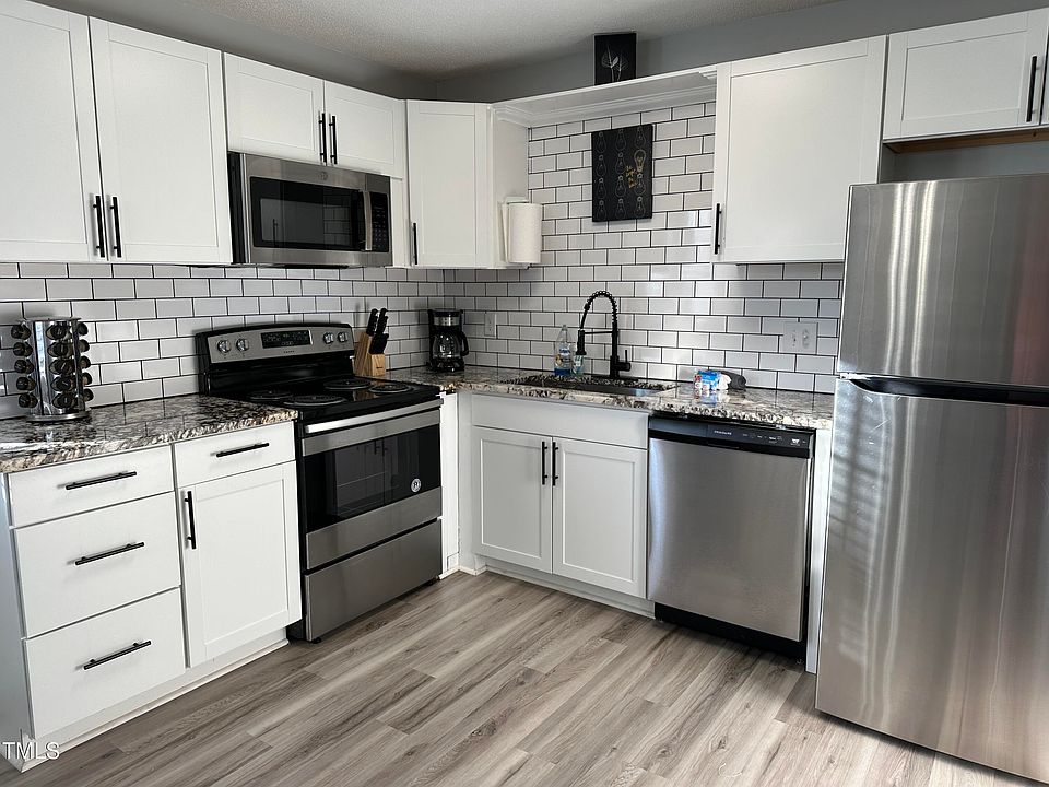 1st image of 1002 Willow Dr APT 56