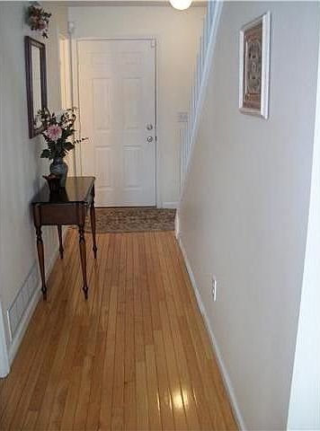 1st image of 1033 Lakegrove Ct