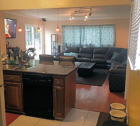 Kitchen Family Room