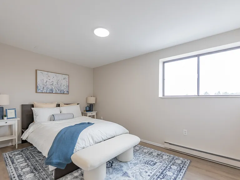 35 Bredin Pkwy — Photo 9