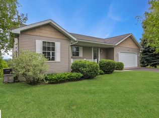 621 Autumnview Ln, Traverse City, MI 49685