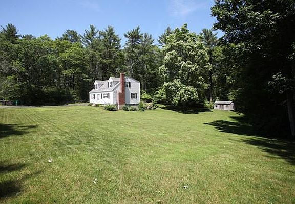 4th image of 216 Pelham St