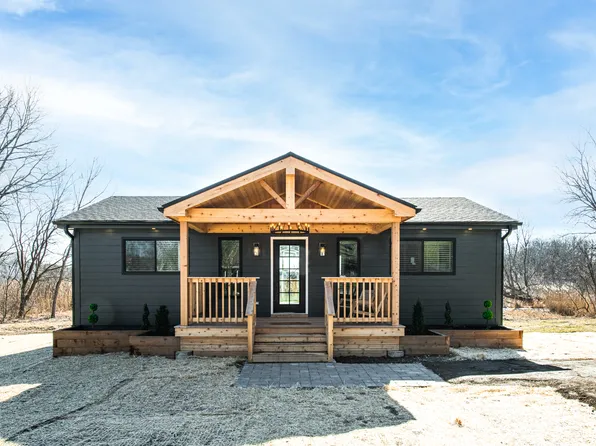 510 Nancy Ct, Wauconda, IL 60084