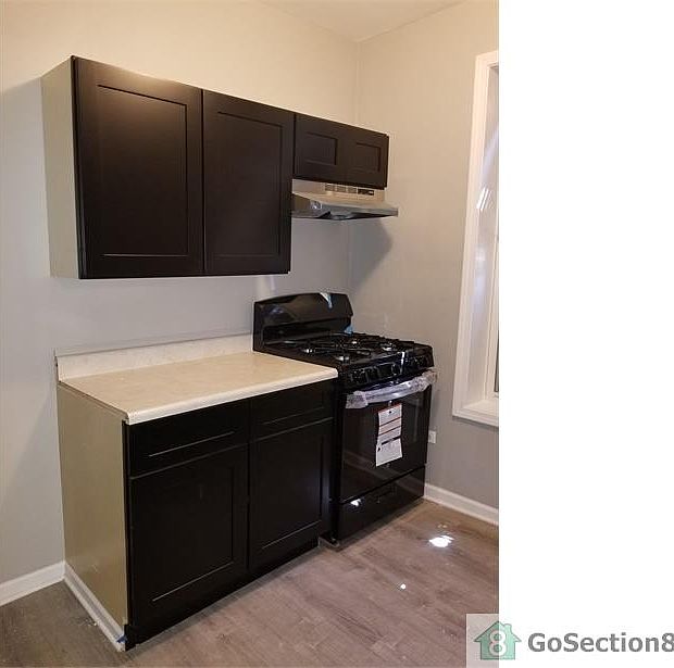 1st image of 431 N Lawndale Ave #2