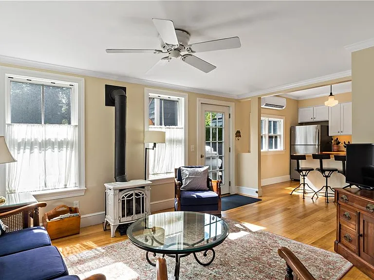 6 Gladding Ct #1 — Photo 4