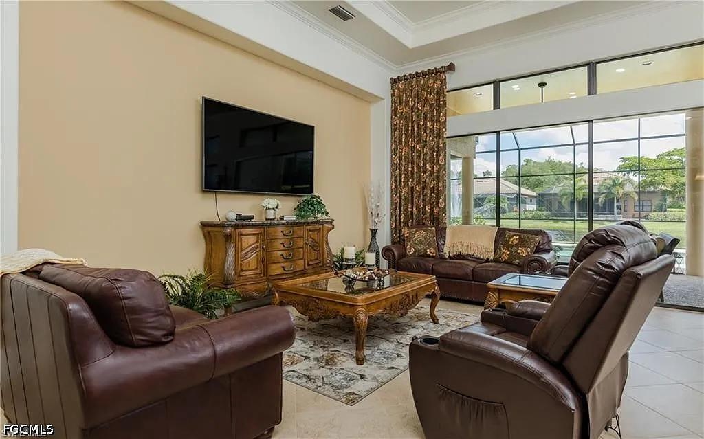 3 bed, 2.0 bath, 1809 sqft, $8,500 — Photo 4