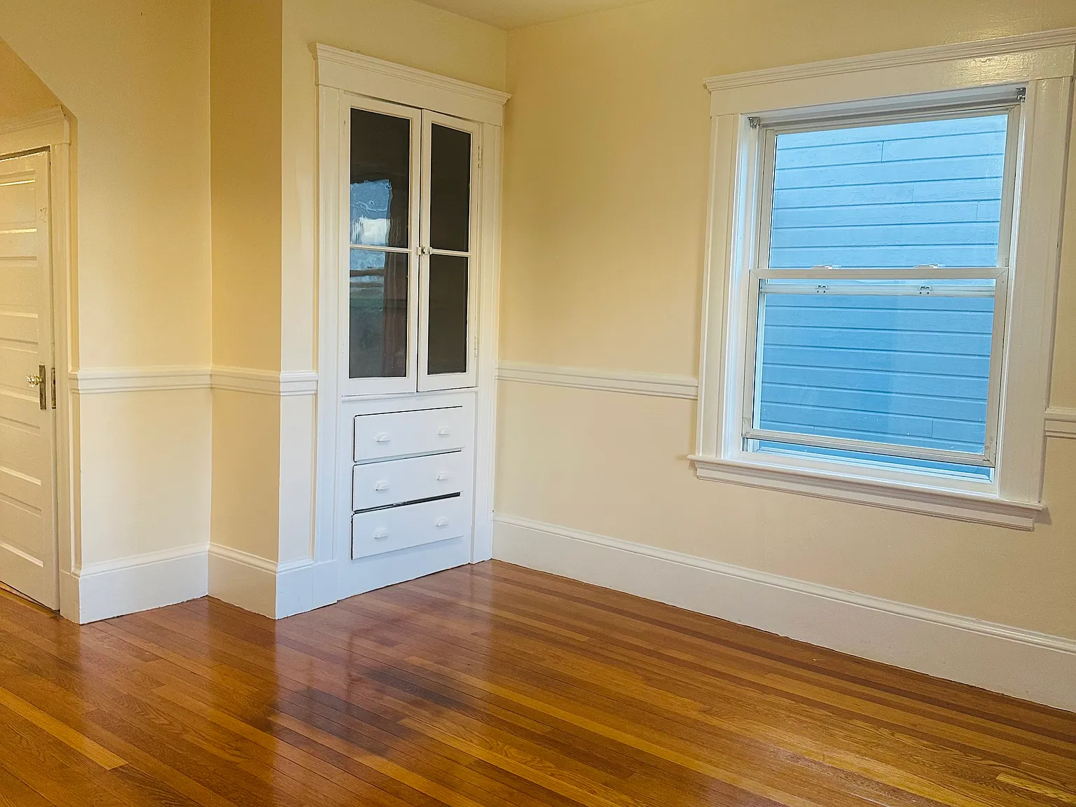 2 bed, 900 sqft, $2,500 — Photo 3