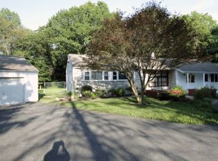 546 Naughright Rd, Long Valley, NJ 07853